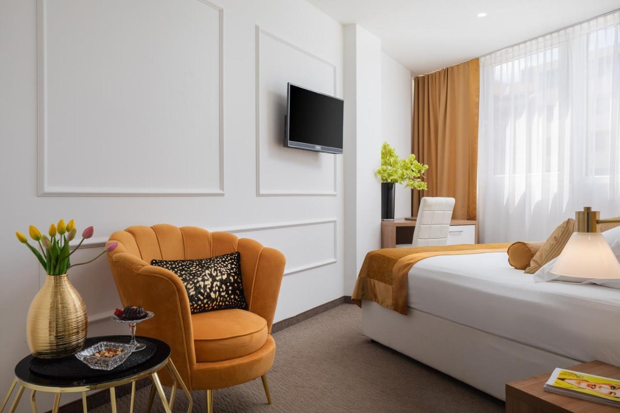 Standard Doppel- oder Zweibettzimmer mit Stadtblick