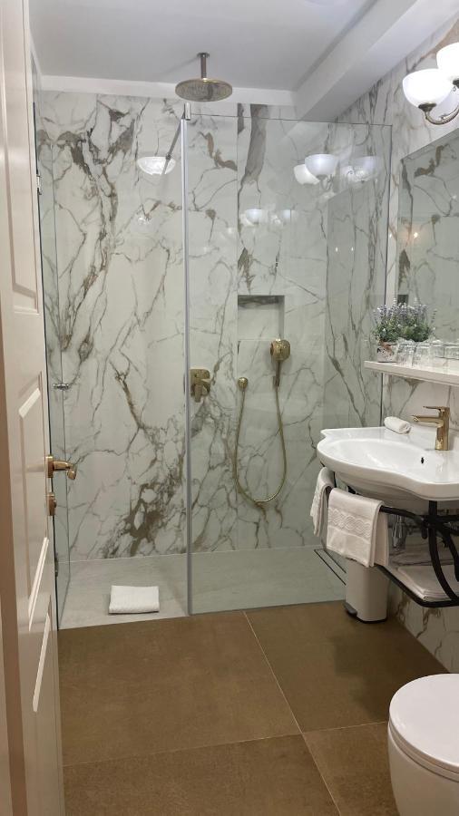 Luxe Kamer met 1 of 2 Bedden en Balkon