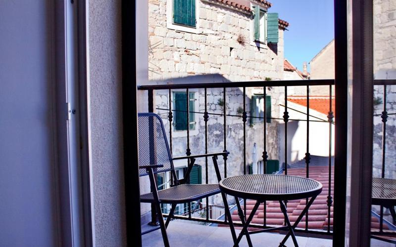 Grand Suite with Balcony - Private Wing - Annex
