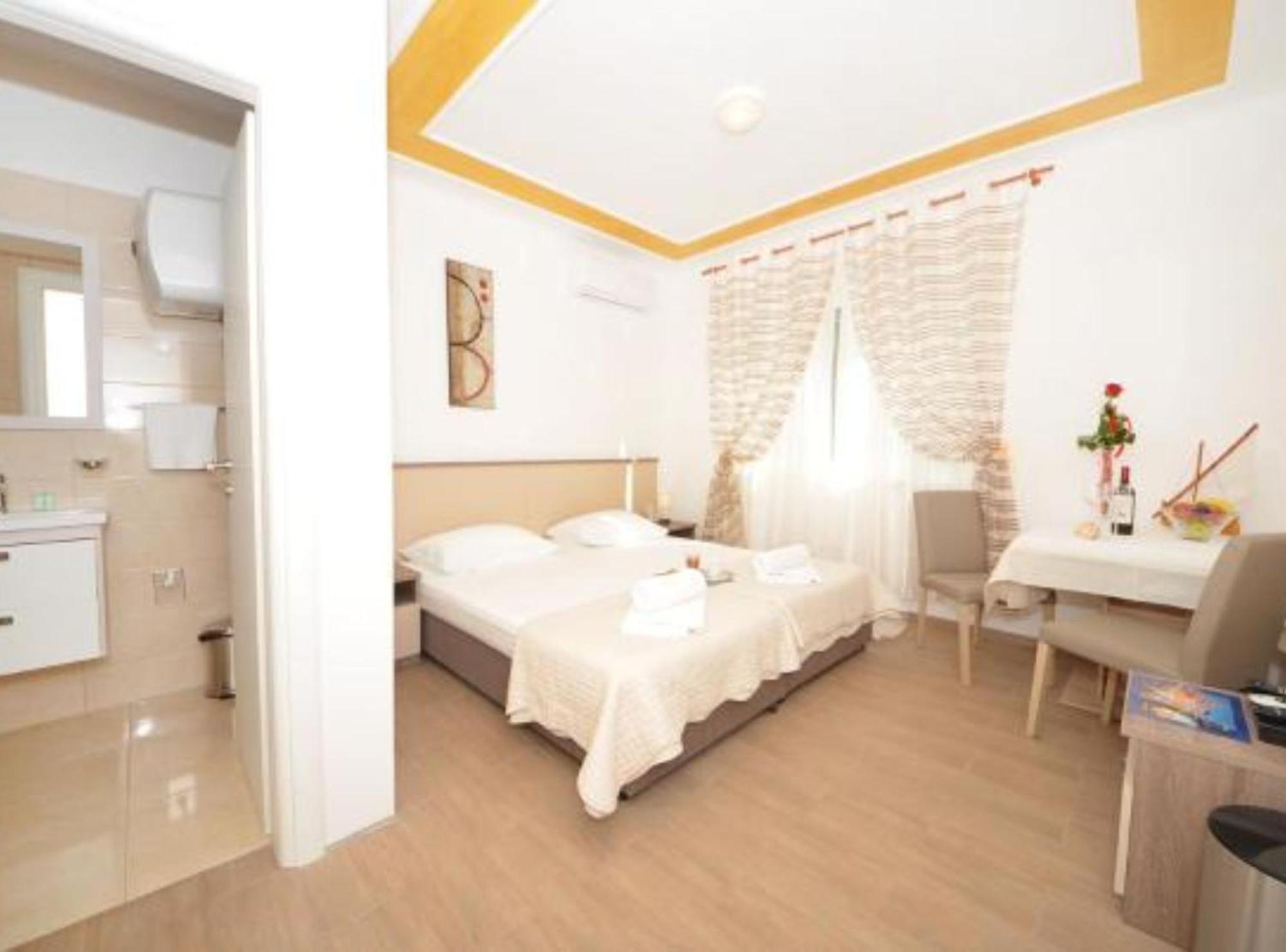 Chambre Lits Jumeaux avec Salle de Bains Privative