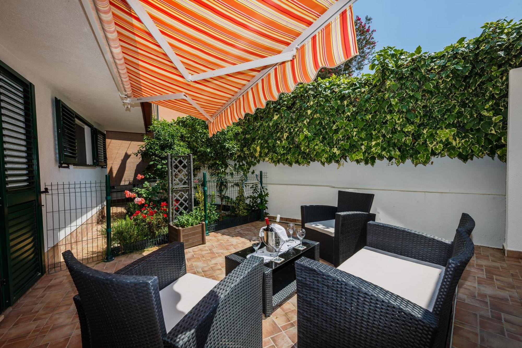 Deluxe Appartement met 1 Slaapkamer en Terras - Omiška-straat 16