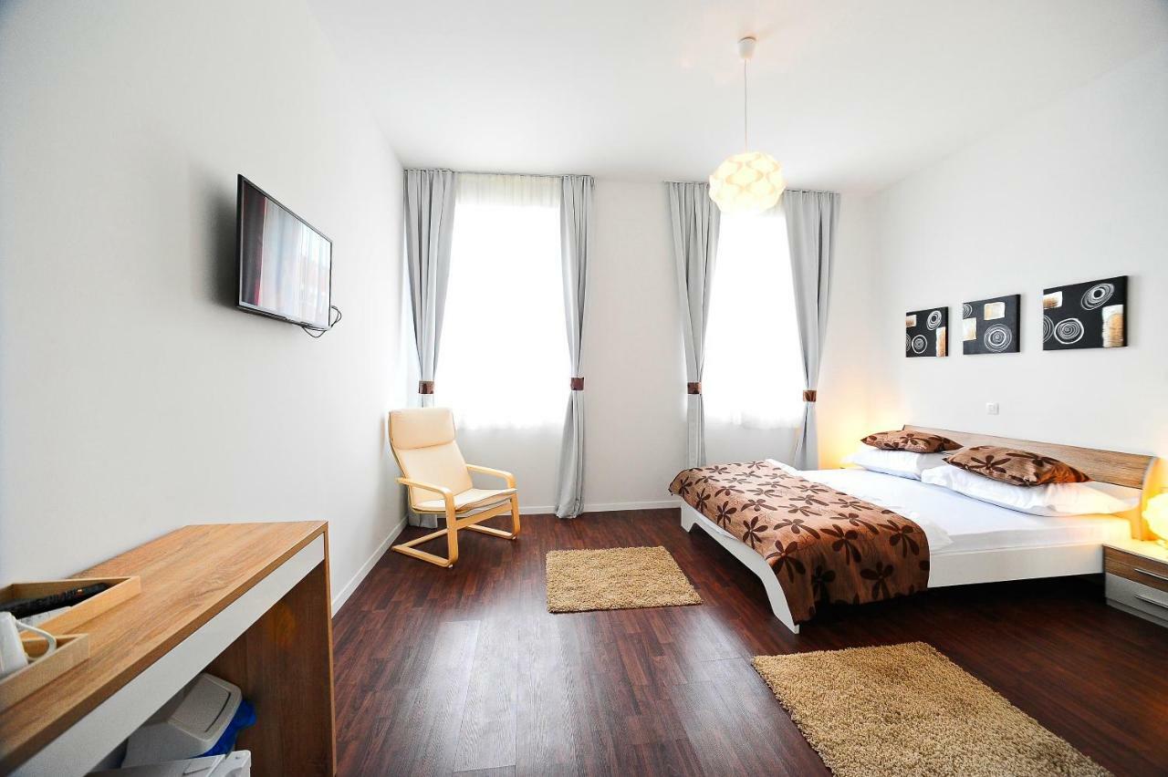 Standard Doppel-/Zweibettzimmer mit Balkon