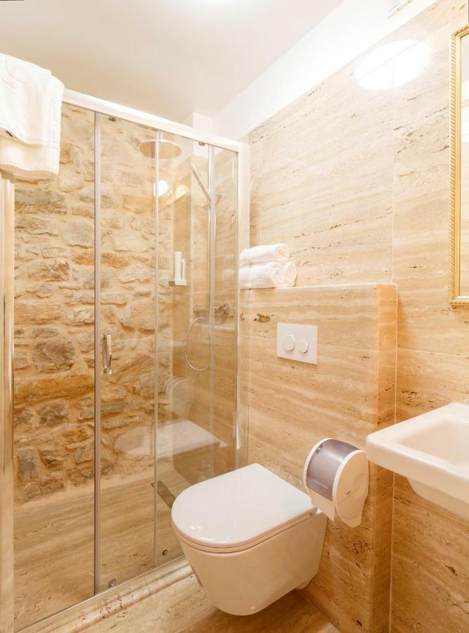 Deluxe Kamer (2 Volwassenen + 1 Kind)