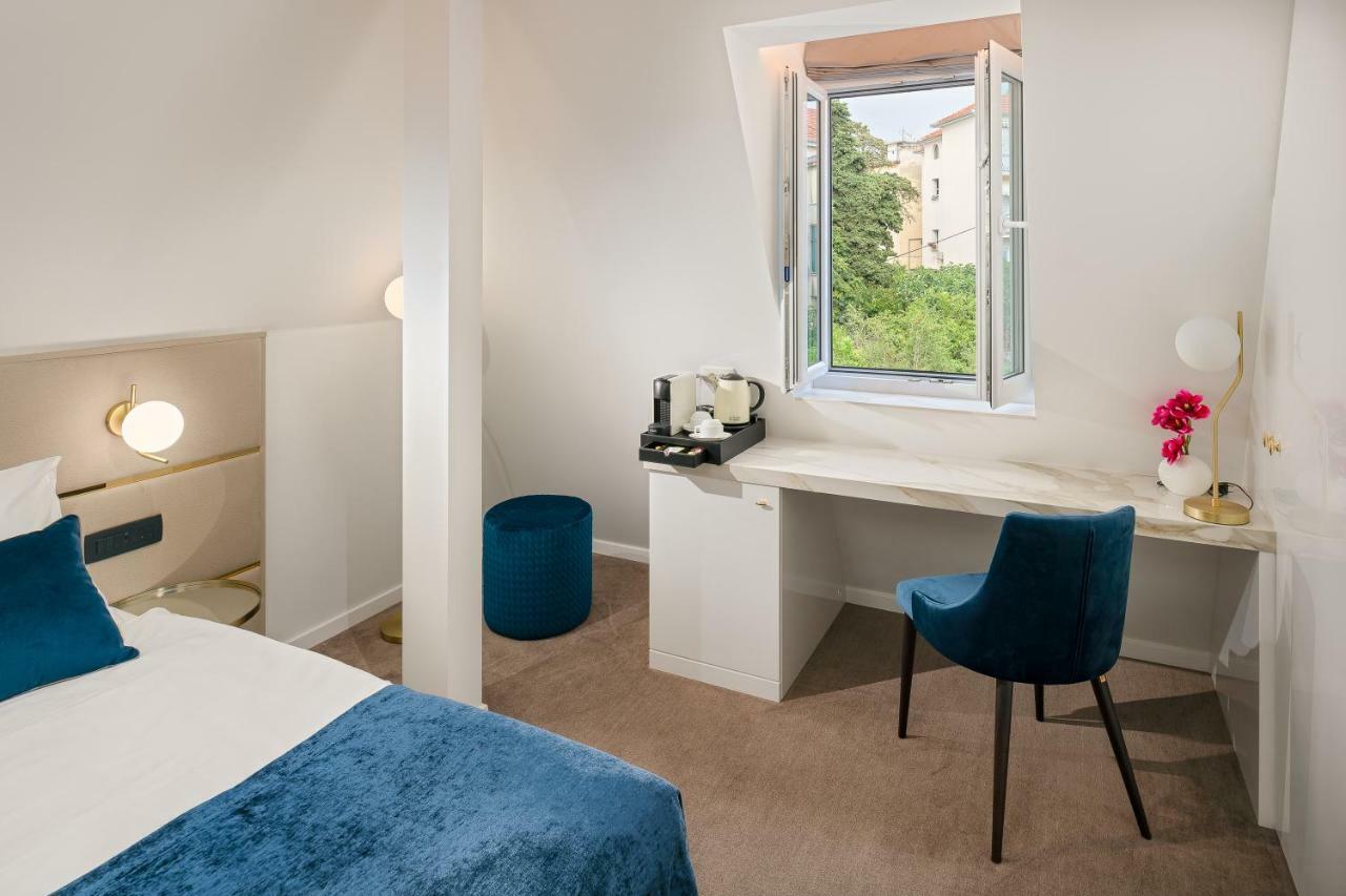 Chambre Deluxe Double ou Lits Jumeaux