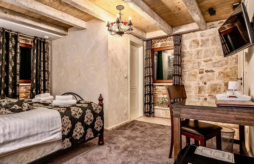 Historic Plaza Varos Split (Adults Only)-1