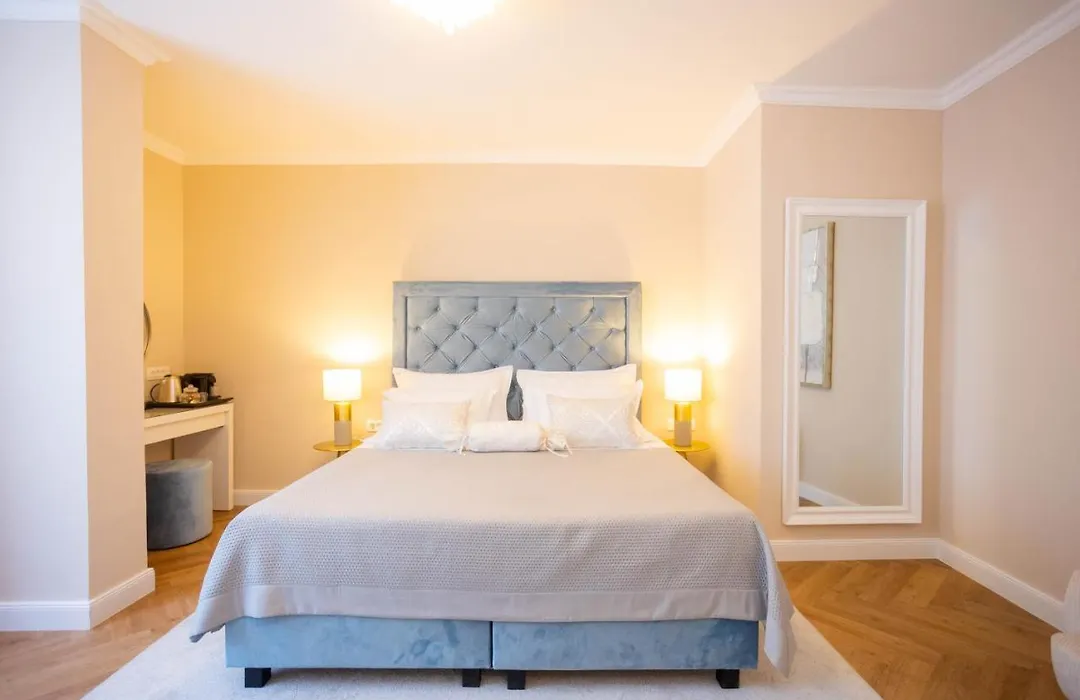 City And Style Luxury Rooms Split-1
