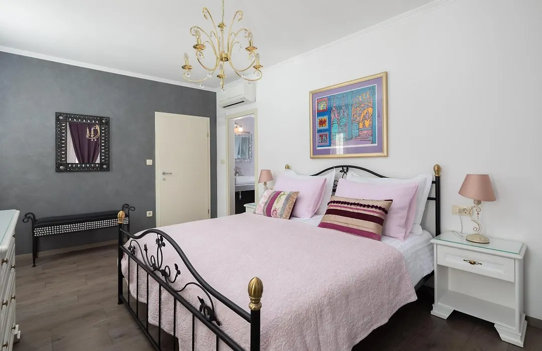 Romantic Luxury Rooms-1