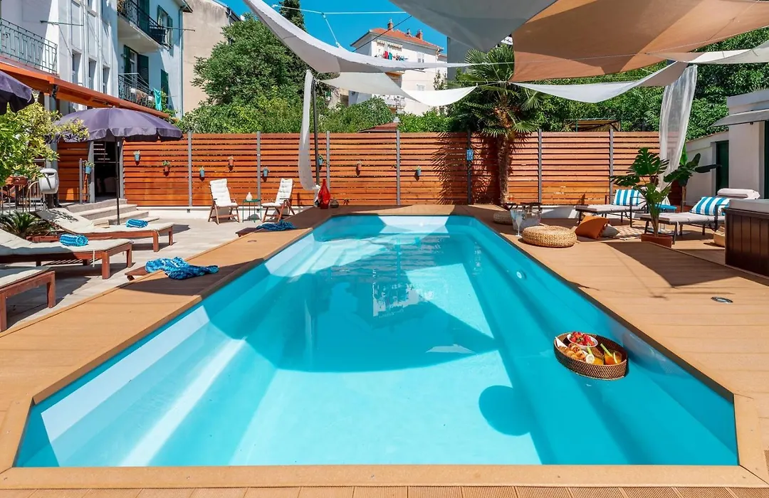 Evala Luxury Rooms With Pool And Garden-1