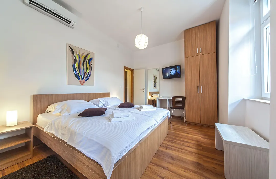 Marmontova Luxury Rooms-1