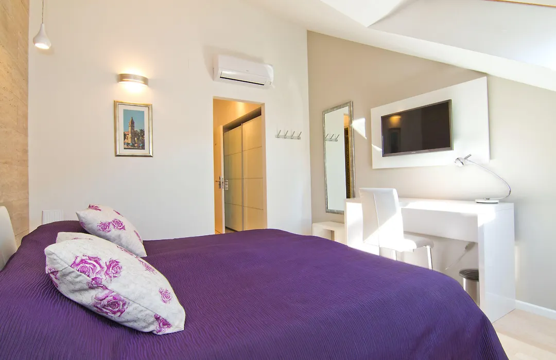 Laura Lux Suites-1