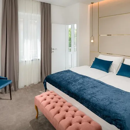 Flos Luxury Rooms-2
