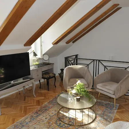 Merla Luxury Rooms-2