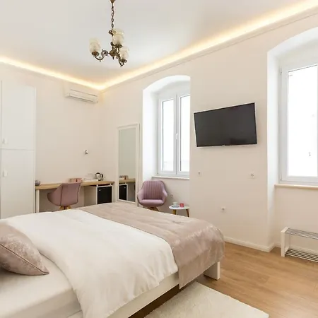 Luxury Rooms In The Center Of Split - Maniva-3