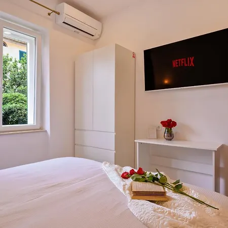 Summer Breeze Luxury Rooms-2
