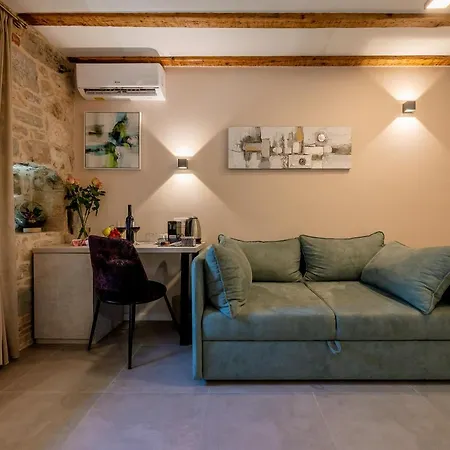 Old Spalatrum Luxury Rooms-3