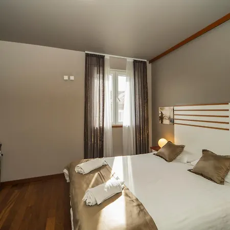 Luxury Rooms And Apartment Silente Bacvice-3