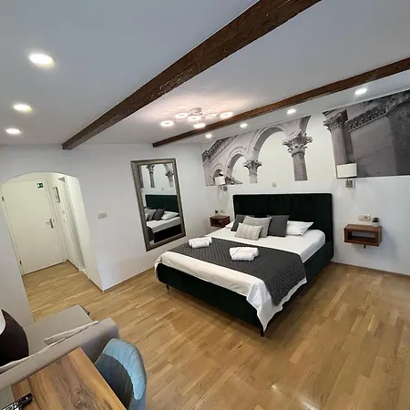 Palace Luxury Room-2