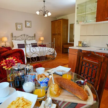 Boutique Guest Accommodation Zephyrus-3
