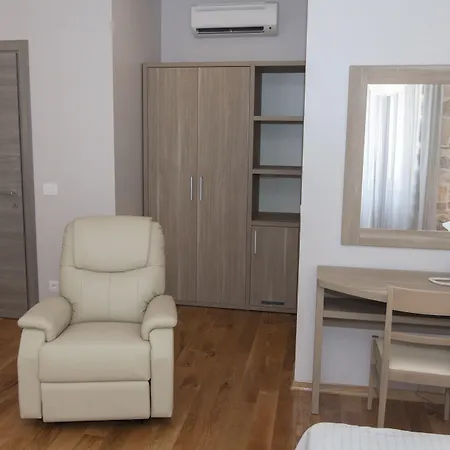 Tifani Luxury Rooms-3