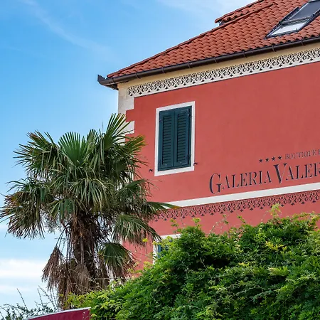 Galeria Valeria Seaside Downtown - Mag Quaint & Elegant Boutique Hotels-3