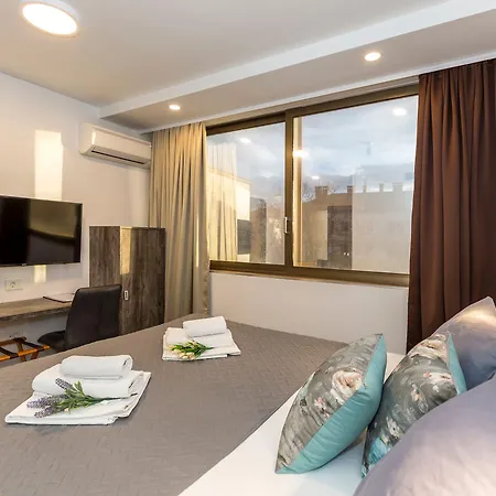 Apinelo Tower Rooms-3