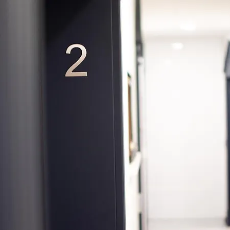 Center Luxury Rooms 1-2