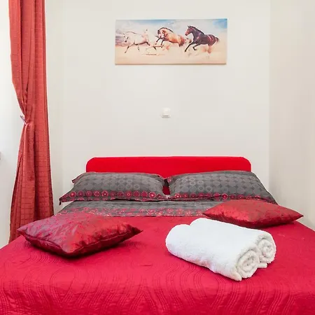 Central Jardin Guest House Split-2