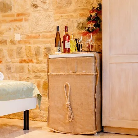 Stone House Luxury Rooms-3