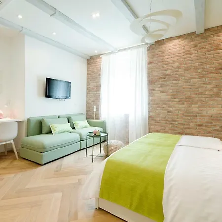 Mak Luxury Rooms-3