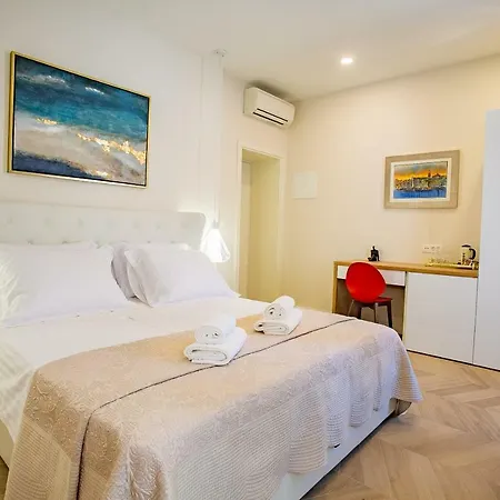 Best4Stay Luxury Rooms-3